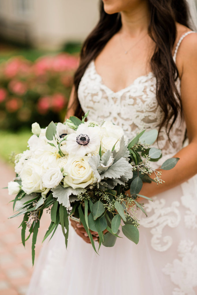 cream and white wedding bouquet