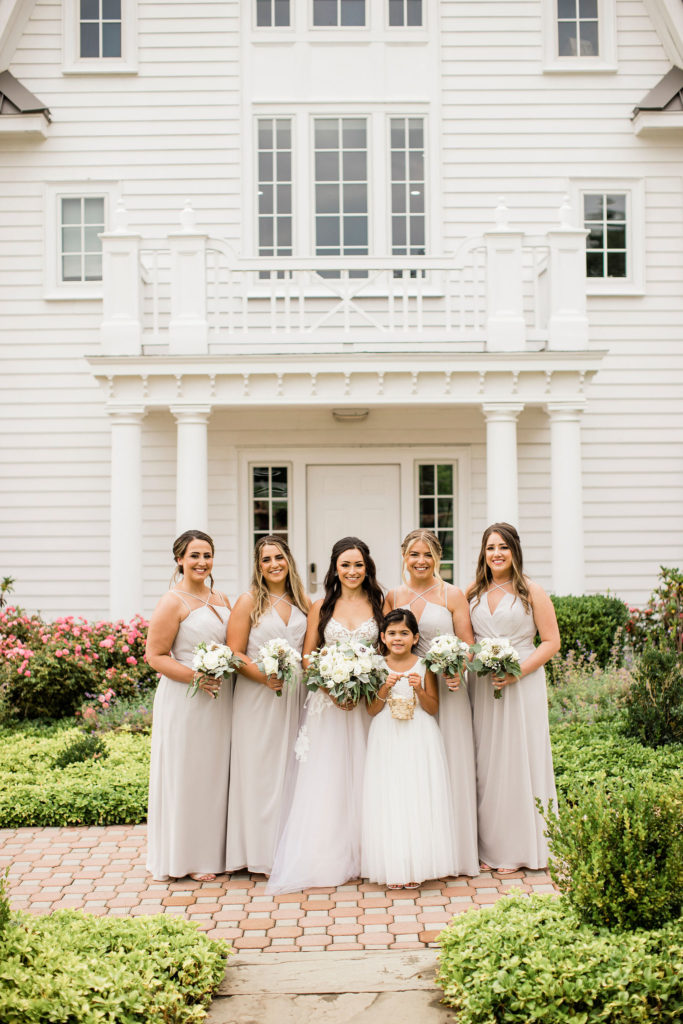 bride with her bridemaids, champagne bridesmaids dresses